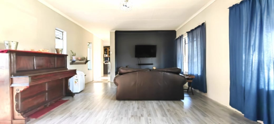 3 Bedroom Property for Sale in Miederpark North West